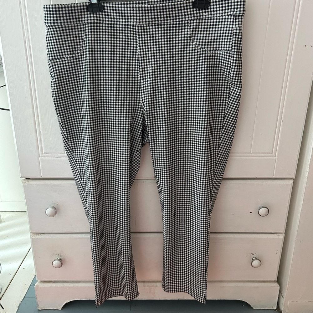 Time and Tru Classic Houndstooth Pants, elastic waistband with pockets - Picture 3 of 5